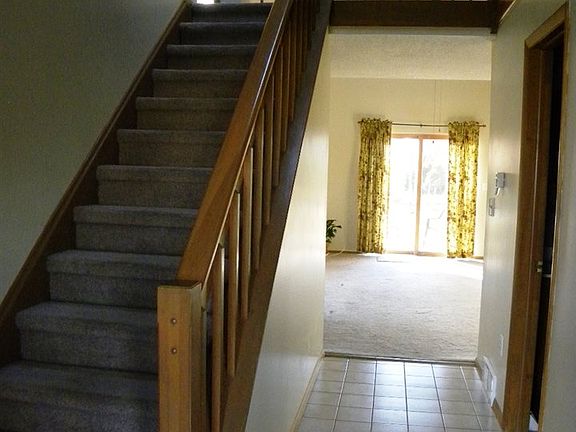 3rd image of 70 Glenbrook Ct