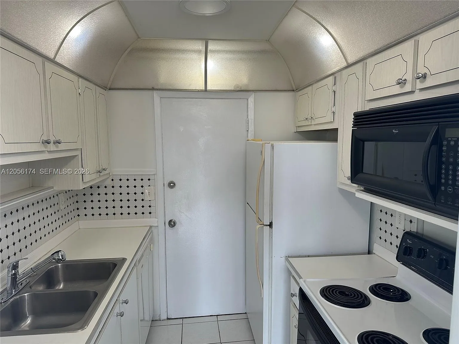 12590 Coronado Towers Con — Photo 2