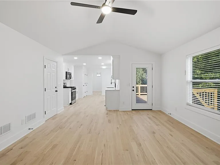 230 Pinebridge Ct — Photo 14