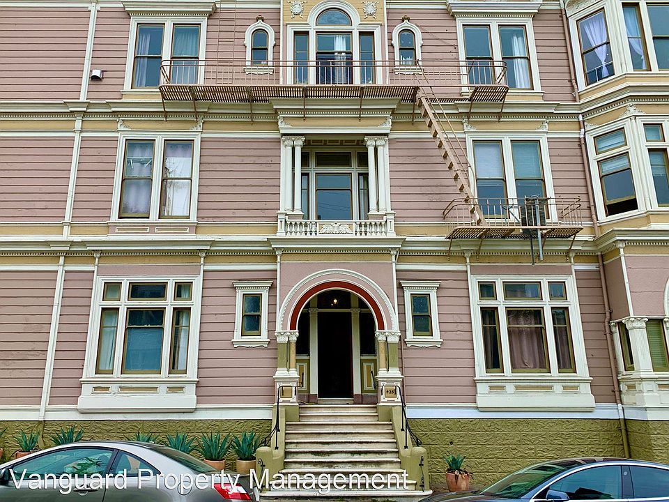 1st image of 425 Shrader St APT 1