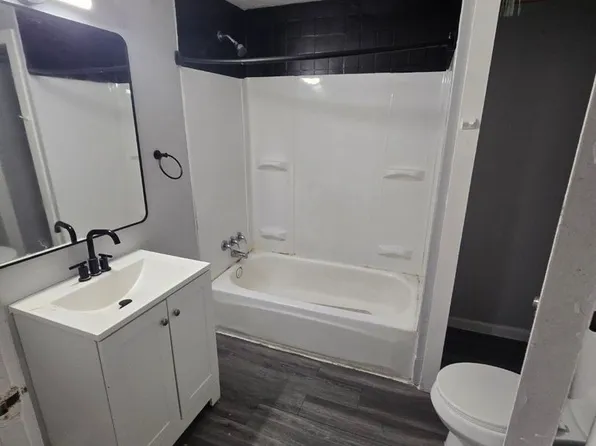 8110 Spafford Rd, Cleveland, OH 44105