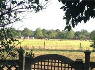 1000 Molina Dr, Angleton, TX 77515