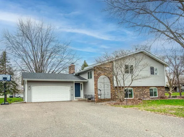 1327 Oakview Way, Anoka, MN 55303
