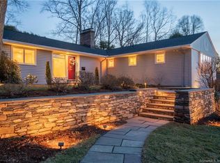 7 Ranger Ln, West Hartford, CT 06117