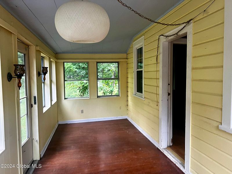 4th image of 1717 Thacher Pk Road