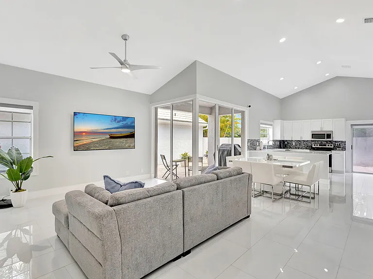 7 Wyndham Ln — Photo 8
