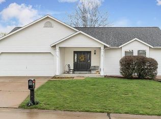 446 Lantana Ln, Saint Peters, MO