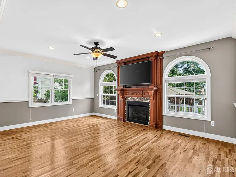 262 Prospect Ave — Photo 5