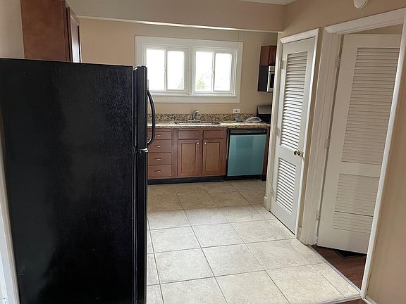 2nd image of 859 Northwest Blvd #861