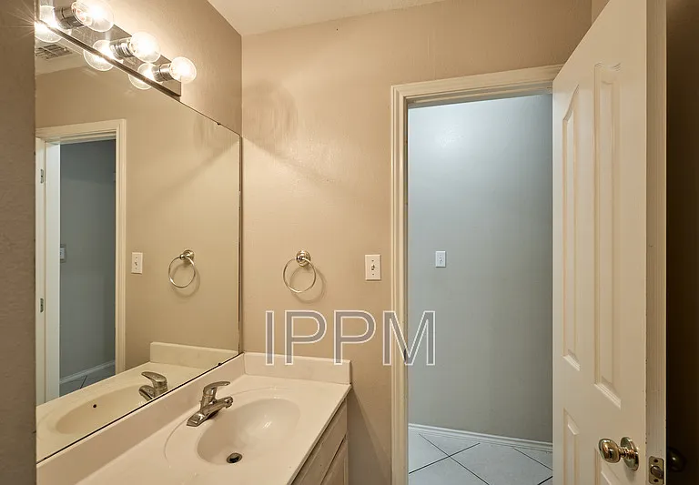 1309 Summerfield Ln — Photo 30