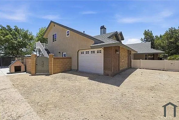 3 bed, 2800 sqft, $3,750 — Photo 3