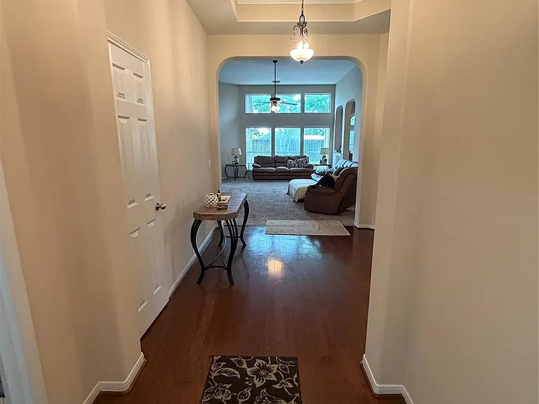 2922 Sandleigh Dr — Photo 3