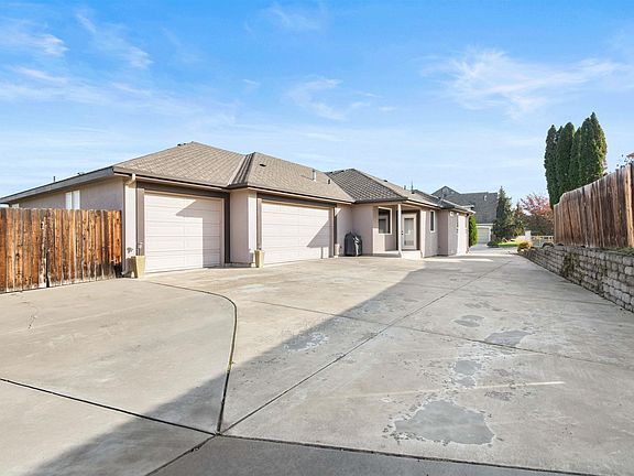 3rd image of 2023 Sky Meadow Ave