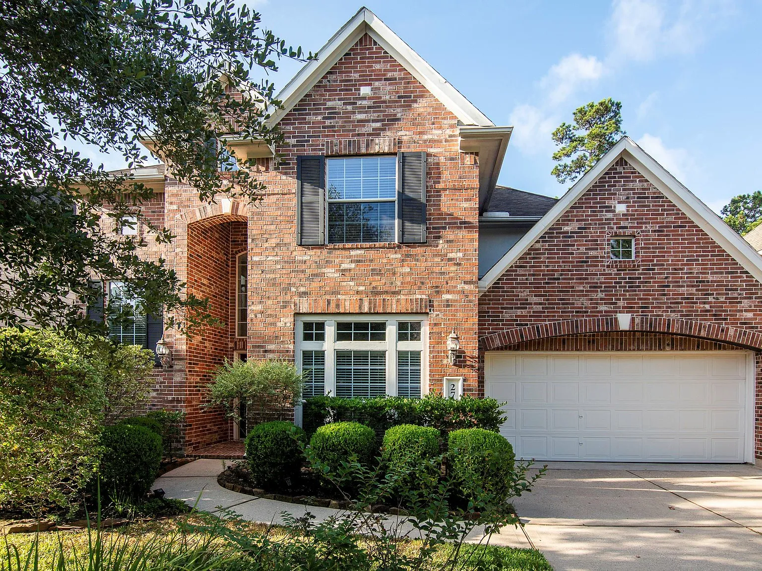 5 bed, 3.0 bath, 2969 sqft, $3,300 — Photo 2