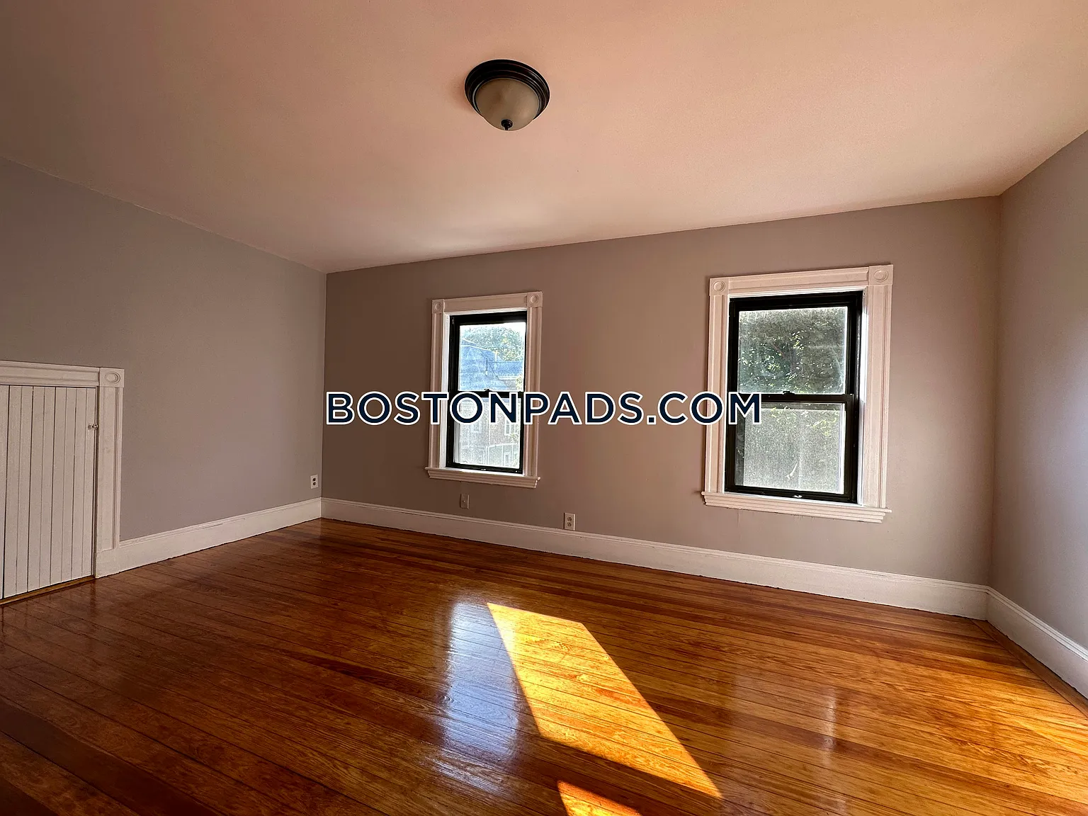 5 bed, 1300 sqft, $5,750 — Photo 3