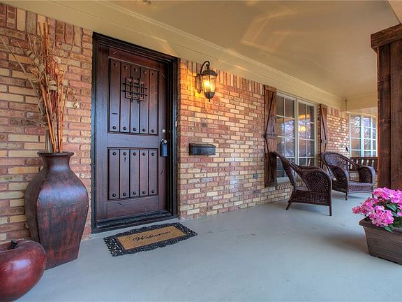 2nd image of 307 W Shore Dr