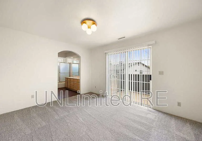 3285 N Hedgewood Dr #B — Photo 13