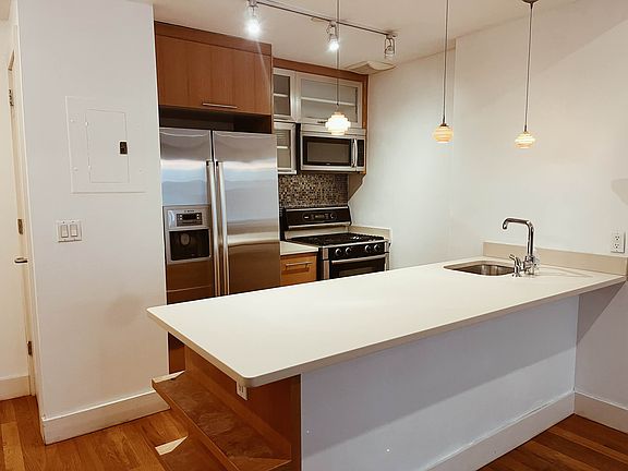 5th image of 117 E 102nd St APT 2A