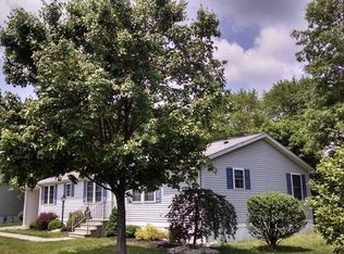 19 Copperfield Dr, Cream Ridge, NJ 08514