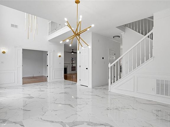 4th image of 265 Marchand Ct