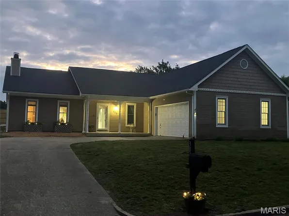 303 Greenbriar Dr, Rolla, MO 65401