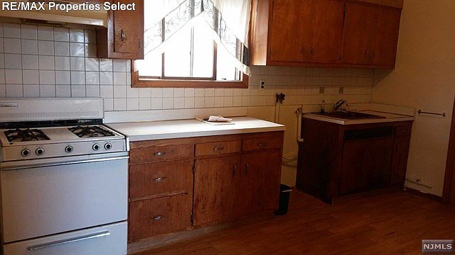 2nd image of 393 Lanza Ave APT 2B