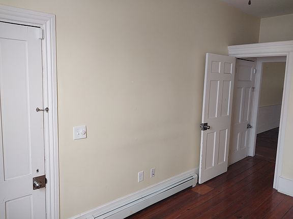 5th image of 295 Pleasant St APT 1N