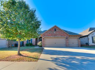 700 NE 23rd St, Moore, OK 73160