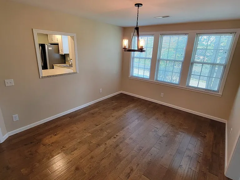 250 E Main St — Photo 9