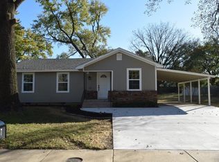 607 N 6th St, Rogers, AR 72756