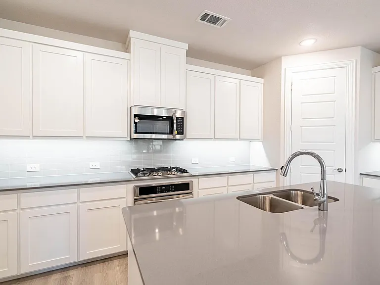 1949 McClane Dr — Photo 17