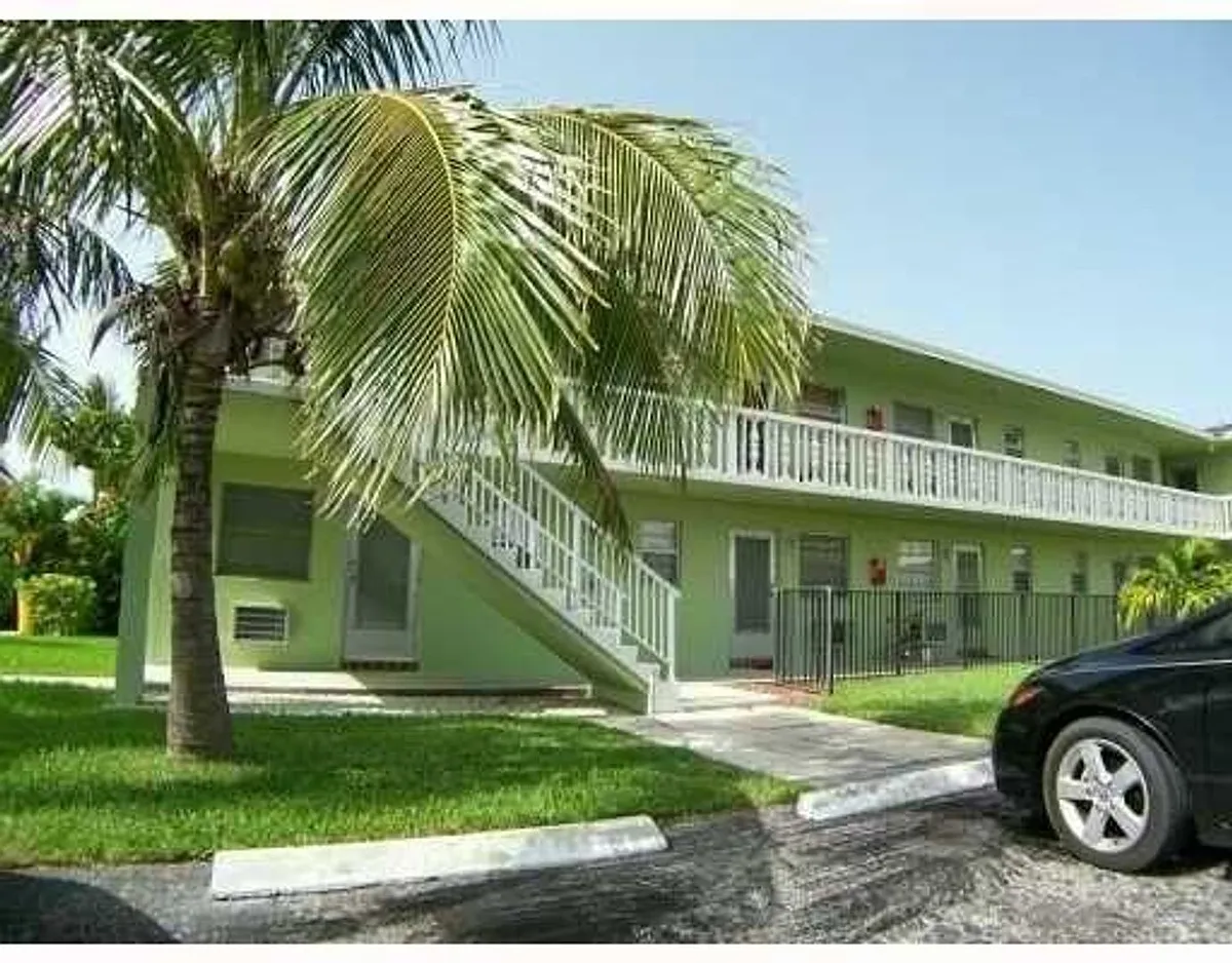 Building Photo - 702 N L St #13