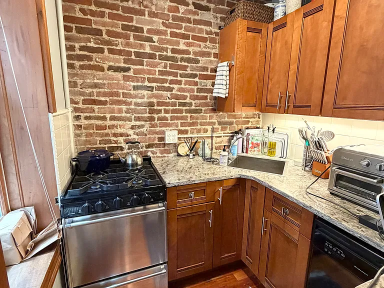 59 Myrtle St #1 — Photo 12