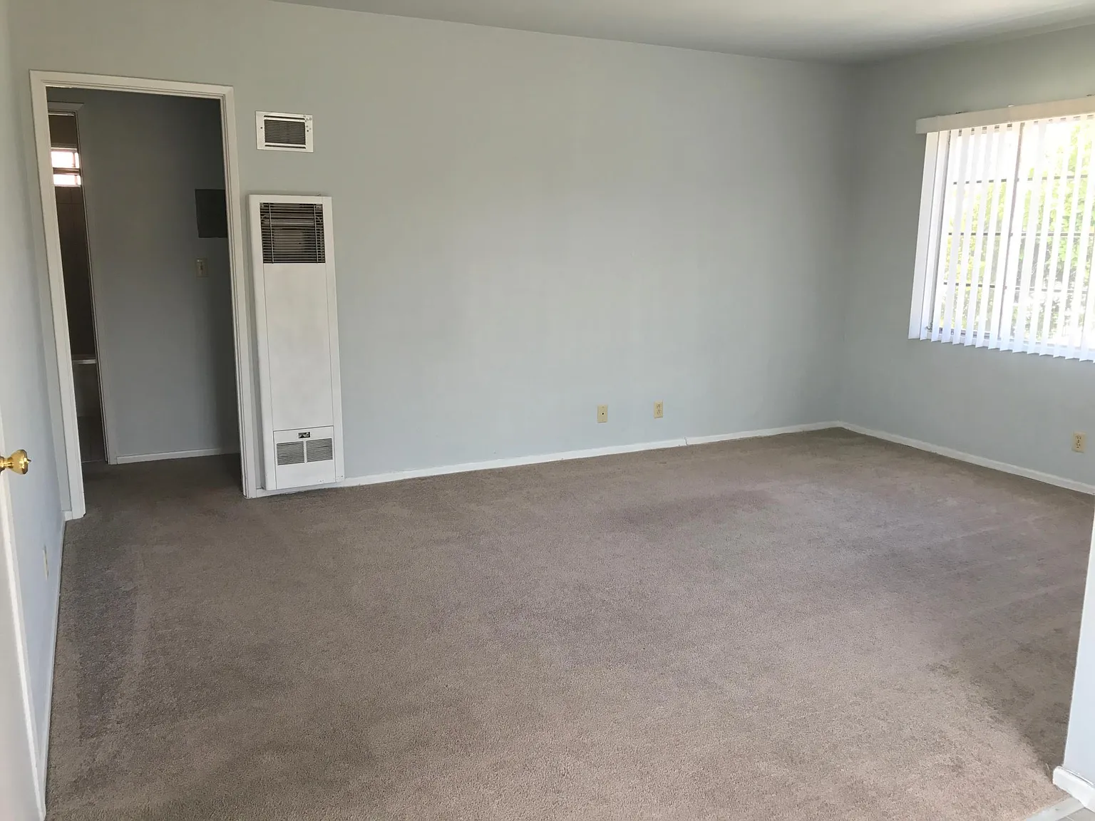 2 bed, 975 sqft, $2,975 — Photo 2