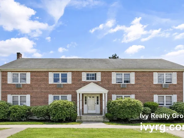 131 Emerson Gdns Unit 131, Lexington, MA 02420