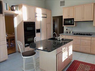 4th image of 7 John Alexander Dr