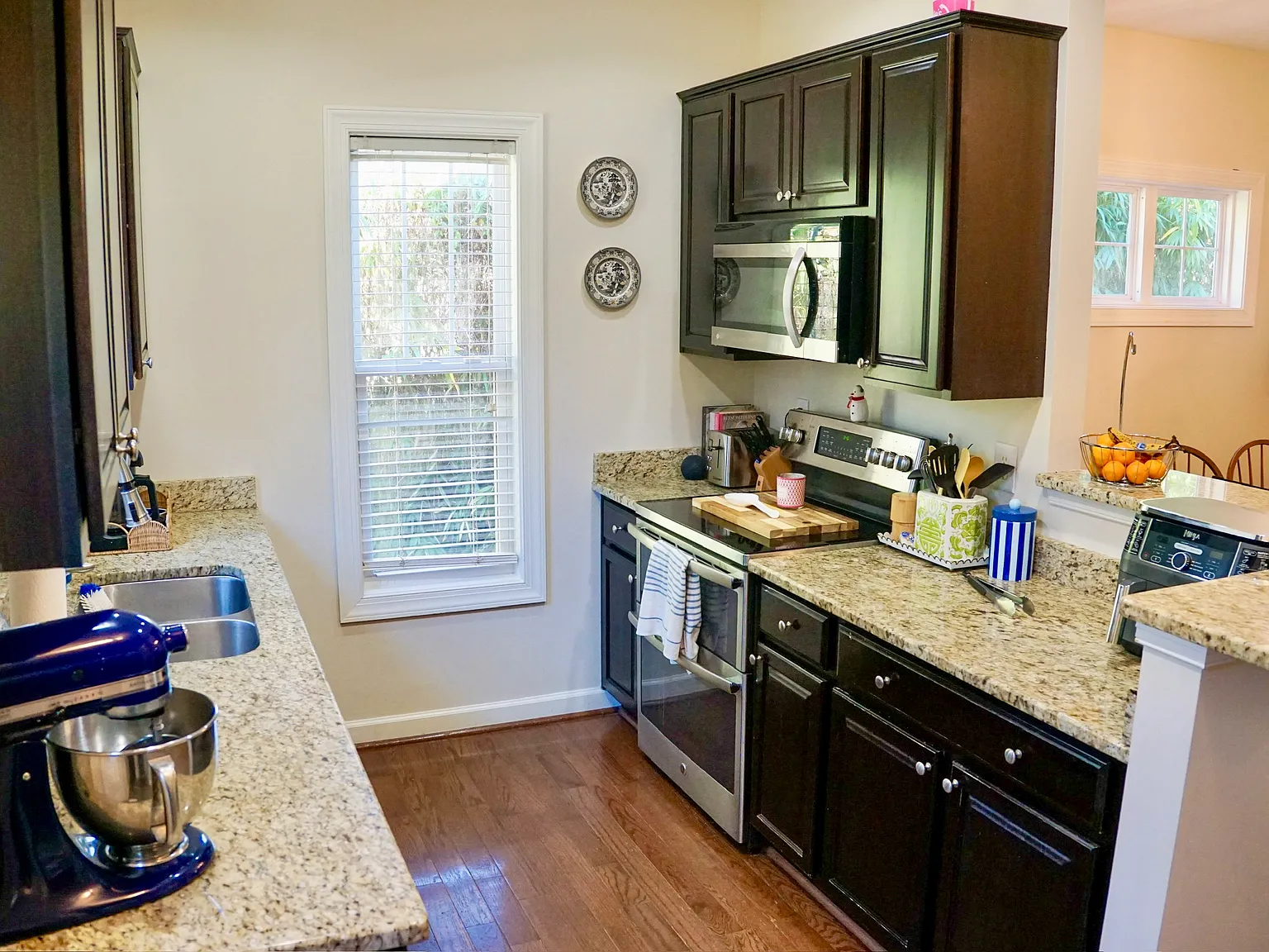211 N Roberson St — Photo 4