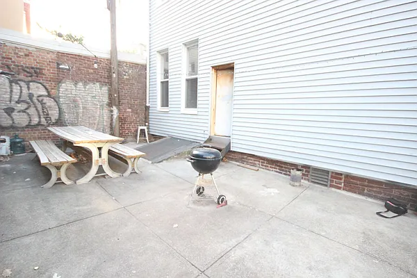 Rented by Nooklyn NYC LLC | media 43