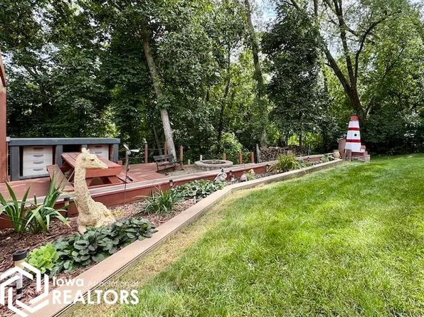1410 E Ridge Dr, Brooklyn, IA 52211