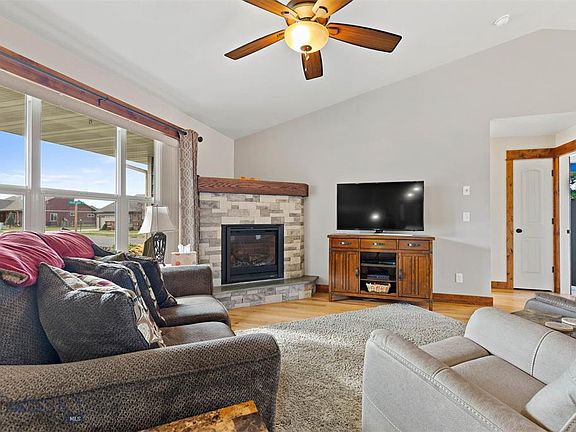 5th image of 147 Indian Grove Ln