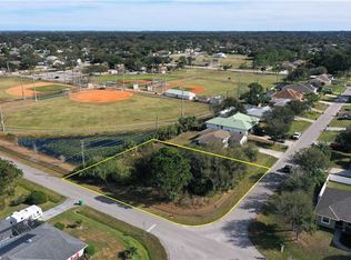 1060 Persian Ln, Sebastian, FL 32958