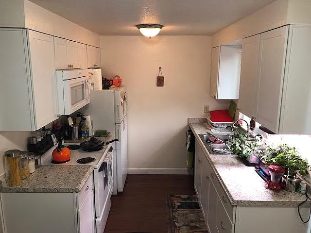 7521 N Saint Louis Ave — Photo 1