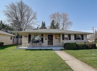 1123 Montclair Dr, Racine, WI 53402