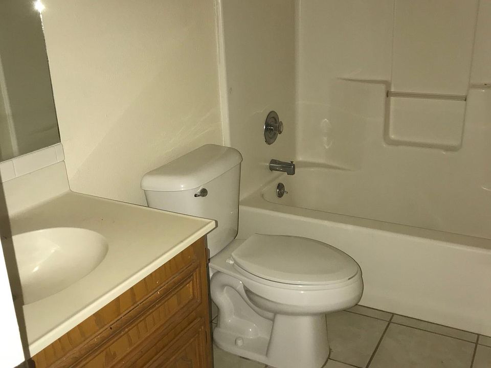 2nd image of 602 E Davis St APT 1
