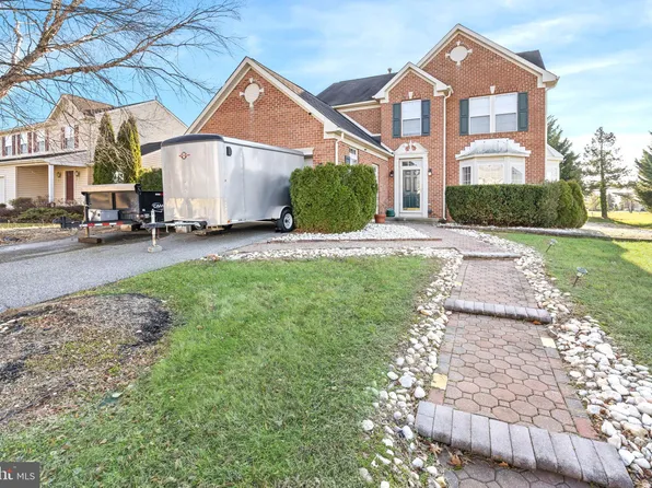 2 E Sussex Pl, New Castle, DE 19720