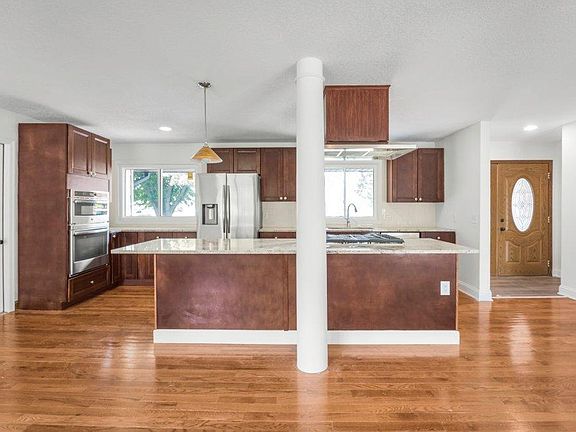 5th image of 2958 Vanderbie St