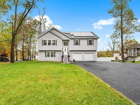 5 Oak Ridge Road, Middletown, NY 10940