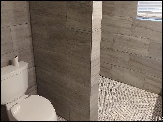 711 Mimi Ln — Photo 12