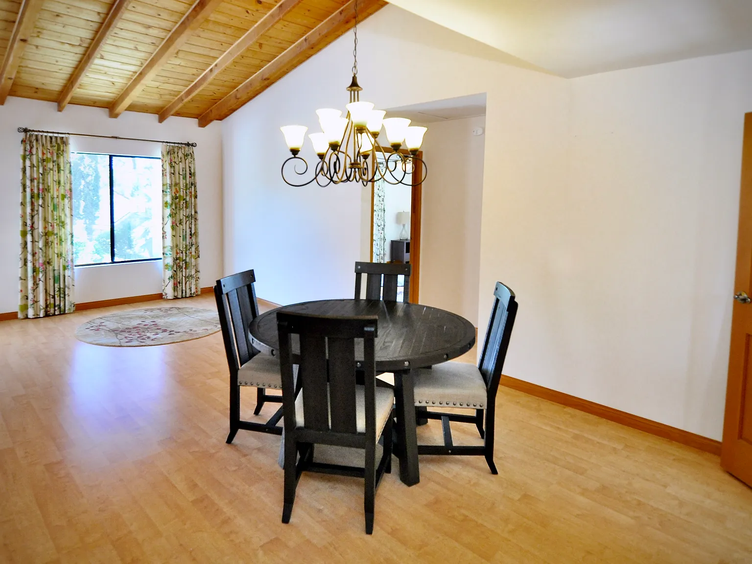 3 bed, 2.5 bath, 2000 sqft, $3,750 — Photo 1