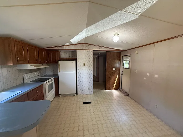 415 Meadowbrook Rd — Photo 9